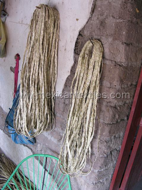 cozomatlan_nahua15.JPG - braids waiting to be sold.